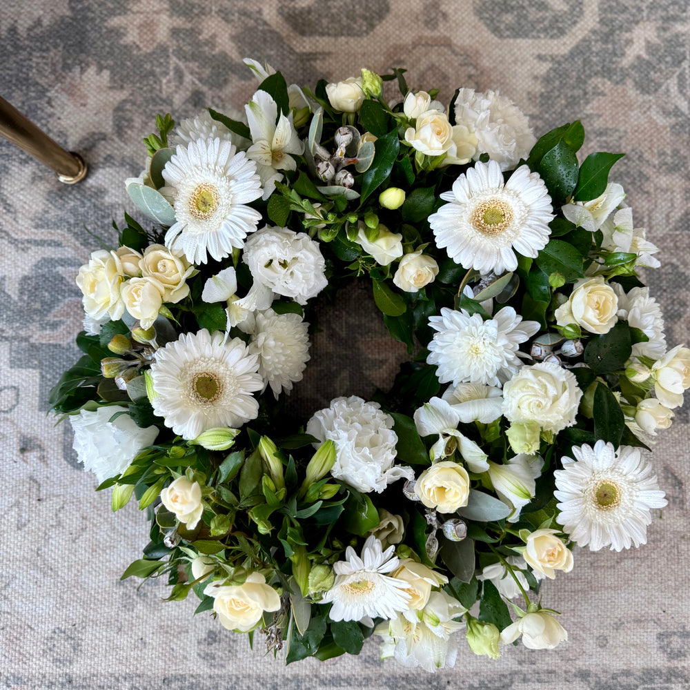Celestial Wreath - White mix seasonal